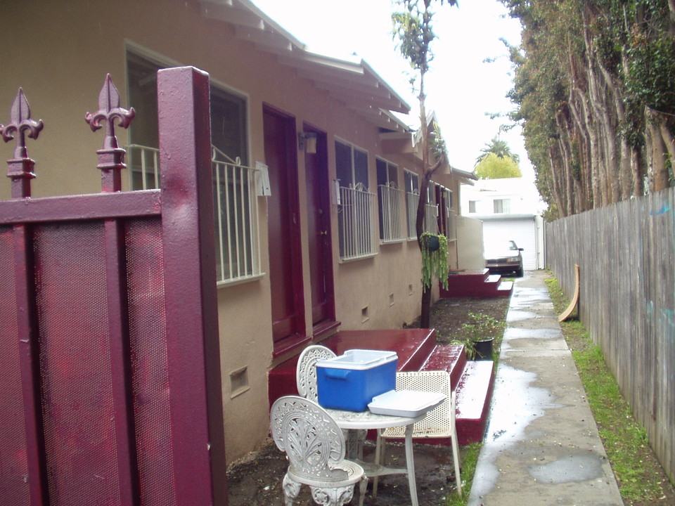 658 Broadway St in Venice, CA - Foto de edificio