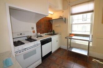 83 Longwood Ave, Unit A029 in Brookline, MA - Foto de edificio - Building Photo