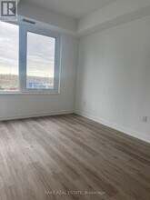 395 Square One Dr in Mississauga, ON - Building Photo - Building Photo