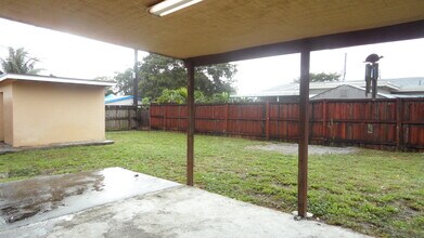 700 N 70th Ave in Hollywood, FL - Building Photo - Building Photo