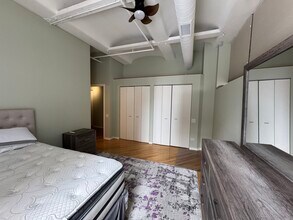500 S Clinton St, Unit 500 S. Clinton Unit 404 in Chicago, IL - Building Photo - Building Photo