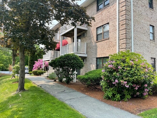 property at 12 Kenmar Dr