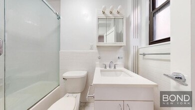 140 E 46th St in New York, NY - Building Photo - Building Photo