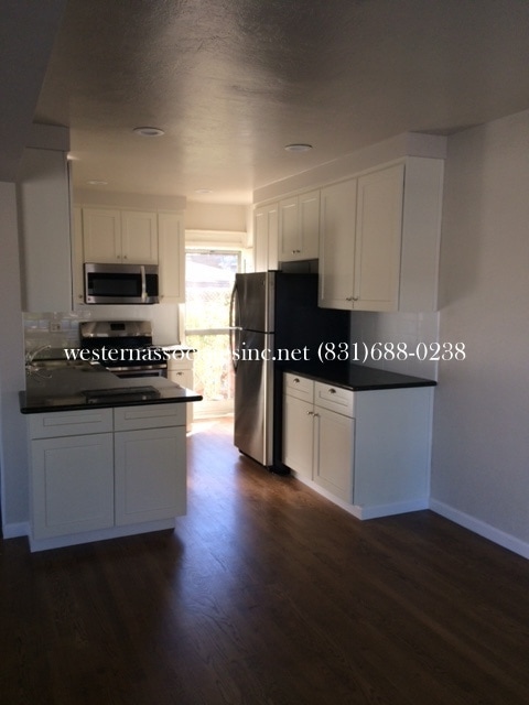 511-515 Sunset Dr in Capitola, CA - Building Photo - Building Photo