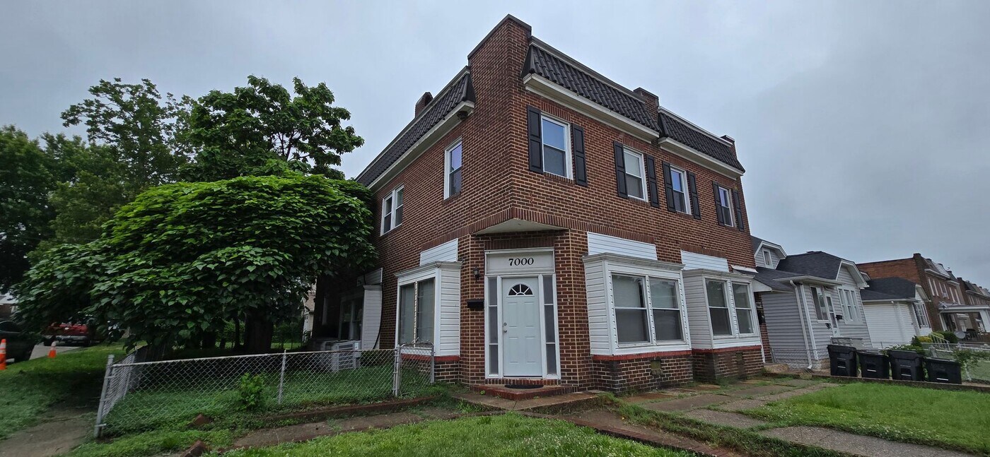 7000 Dunbar Rd in Dundalk, MD - Building Photo