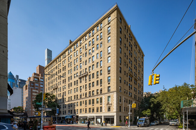 826-842 Lexington Ave in New York, NY - Building Photo - Building Photo