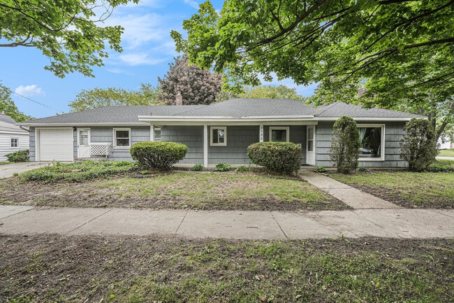 2566 Spring Ave NE in Grand Rapids, MI - Building Photo - Building Photo