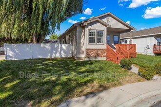 8958 W Stirrup St in Boise, ID - Building Photo - Building Photo