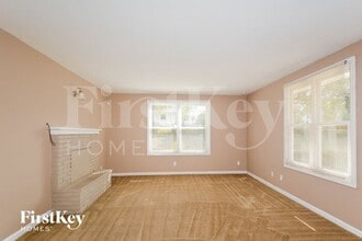 11952 Cato Dr in Florissant, MO - Foto de edificio - Building Photo