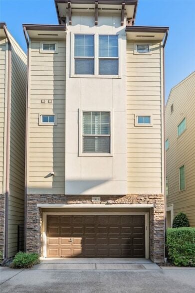 property at 2423 Beall St