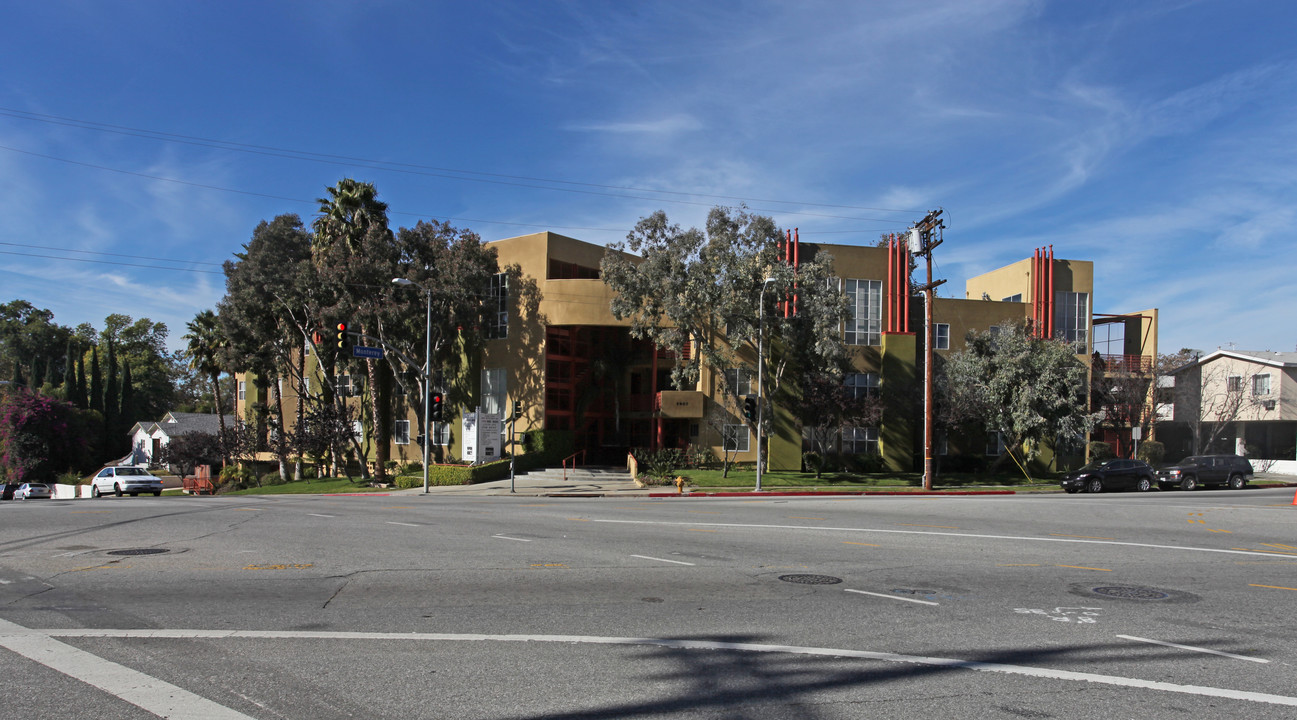 Monterey Via Marisol in Los Angeles, CA - Building Photo