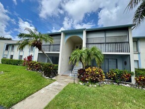 1119 Green Pine Blvd in West Palm Beach, FL - Building Photo - Building Photo