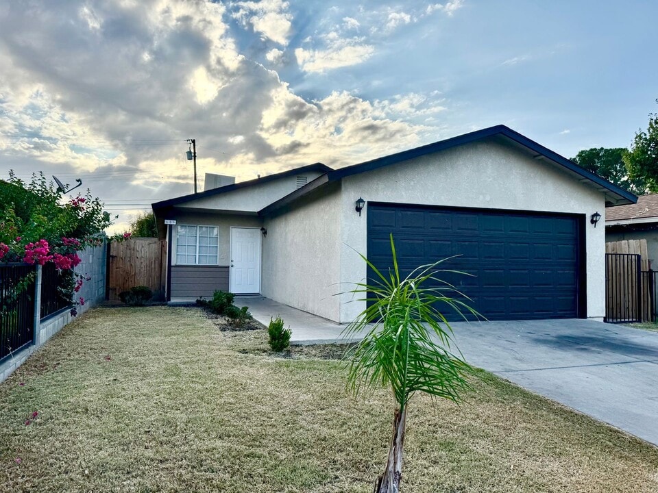 609 Tanner St in Bakersfield, CA - Building Photo