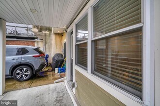 939 Baylis St in Baltimore, MD - Foto de edificio - Building Photo