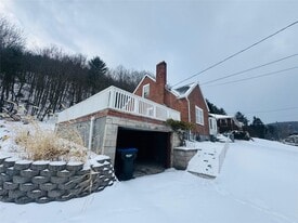 29 Sunrise Dr in Binghamton, NY - Building Photo