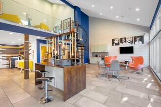 Preslee Apartments in Arlington, TX - Building Photo - Building Photo