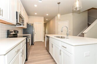 806 Calvin Pk Dr in Ball Ground, GA - Building Photo - Building Photo