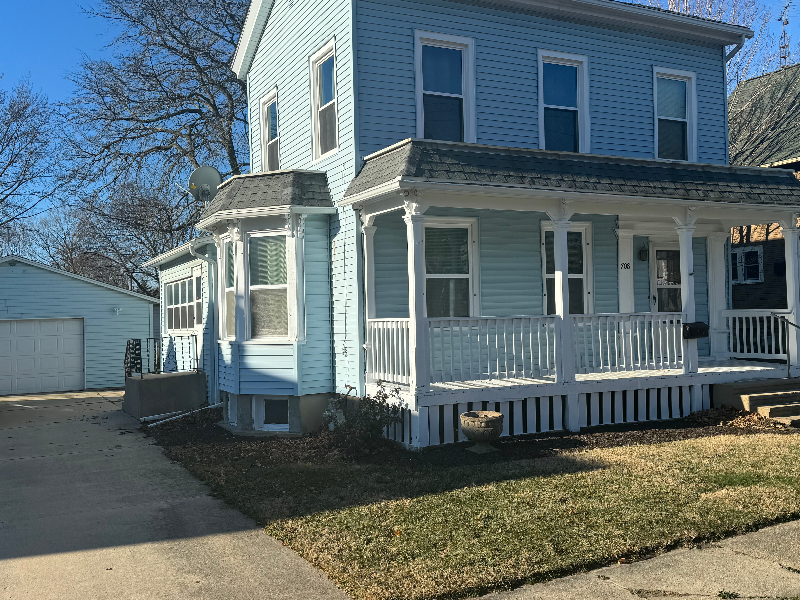 708 Baker St in Belvidere, IL - Building Photo