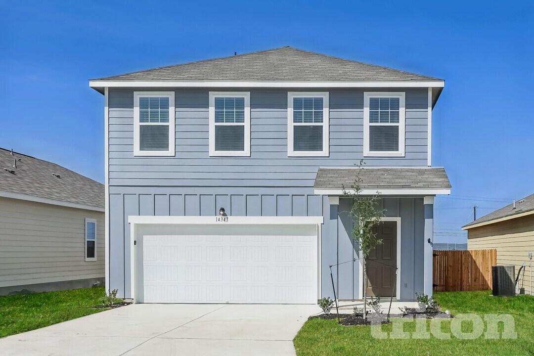 14347 Gunsight Pass in San Antonio, TX - Building Photo