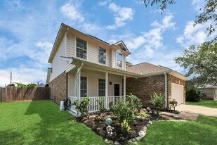 13114 Oak Ledge Dr in Houston, TX - Building Photo