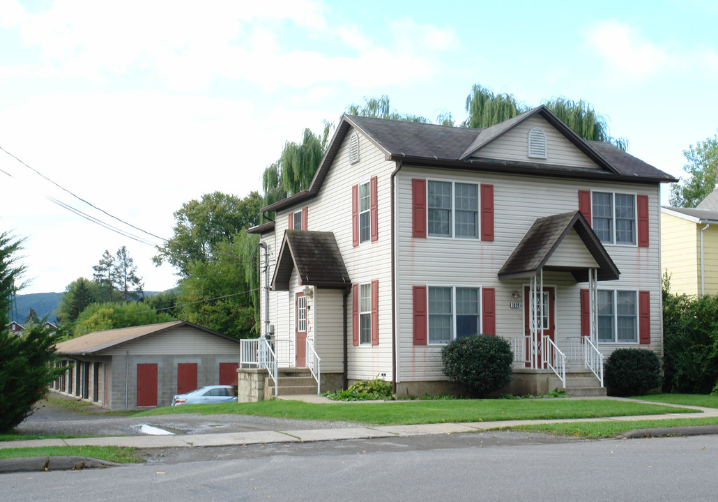 1024 Meade St in Williamsport, PA - Building Photo