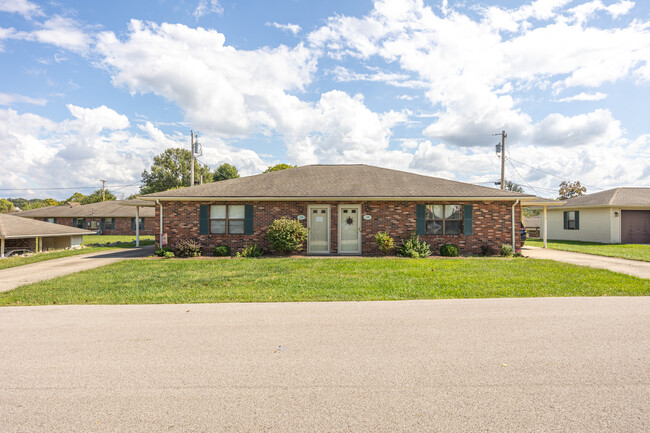 280 Lee Ct in Ferdinand, IN - Building Photo - Building Photo