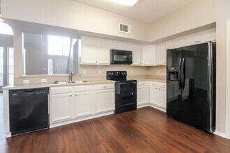 317 Pebblebrook Ln in Glenn Heights, TX - Building Photo - Building Photo