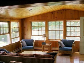 140 Treasure Rd in Narragansett, RI - Building Photo - Building Photo