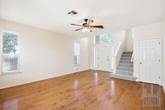 10520 Fosseway Dr in Austin, TX - Building Photo - Building Photo