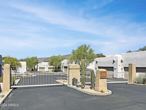 7402 Hum Rd in Carefree, AZ - Building Photo - Building Photo