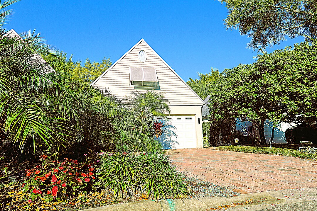831 Huntington Ct in Winter Park, FL - Foto de edificio