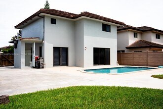 16710 SW 140th Ave in Miami, FL - Building Photo - Building Photo