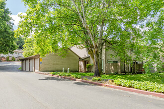 Meadowglen Townhomes in Kent, WA - Building Photo - Building Photo