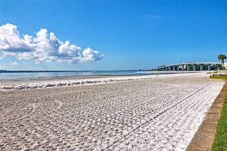 851 Bayway Blvd in Clearwater, FL - Building Photo - Building Photo