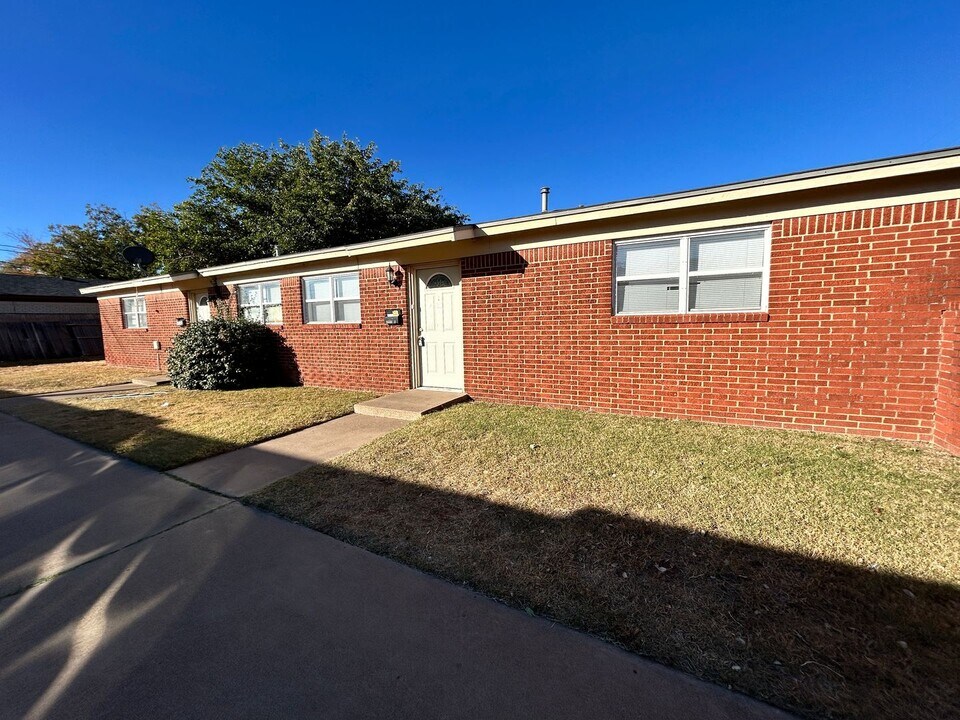 5533 34th St in Lubbock, TX - Building Photo