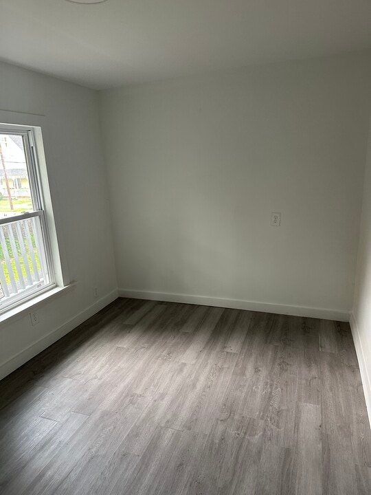 124 Conway St, Unit Second Floor Apt 2 in Greenfield, MA - Foto de edificio