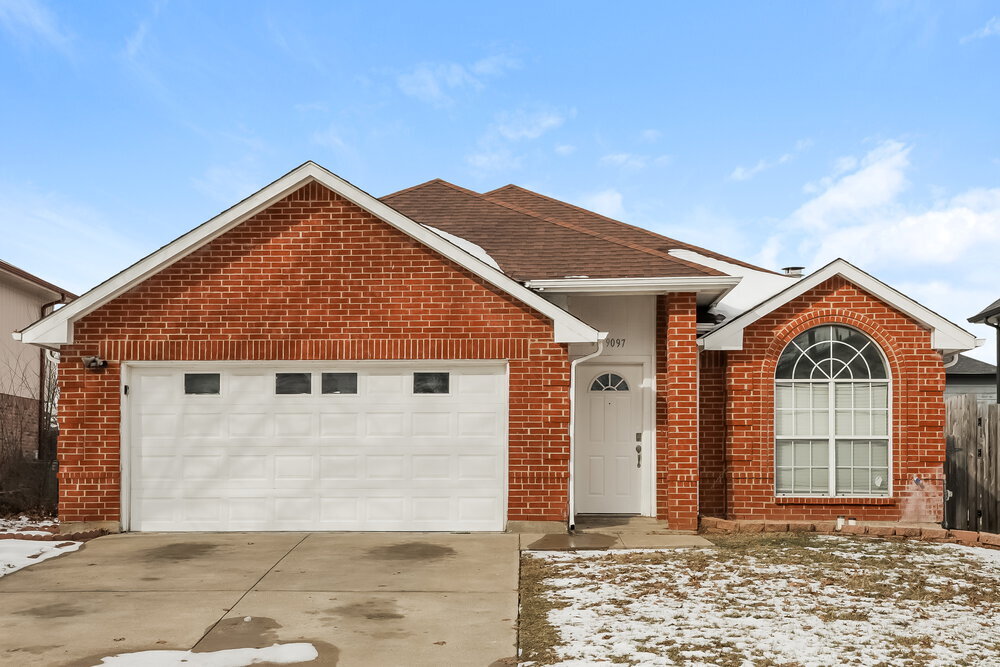 9097 Elbe Trail in Fort Worth, TX - Building Photo