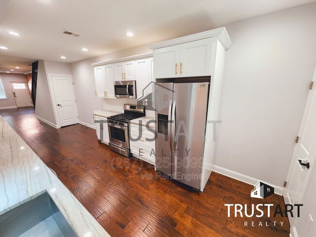 property at 2225 N Hancock St