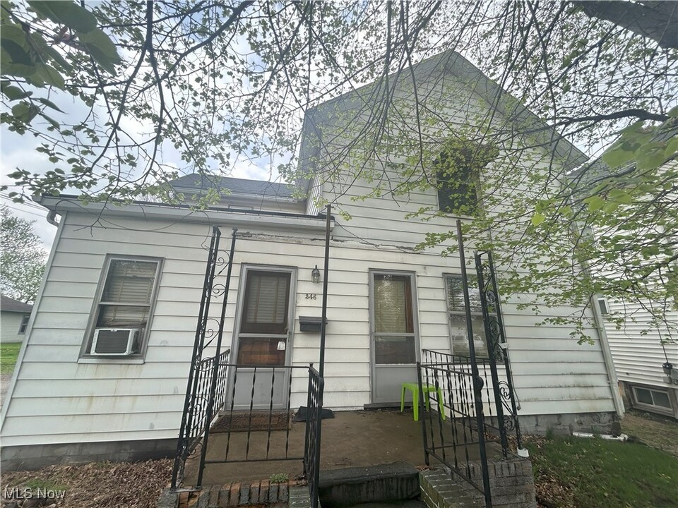 346 Newell St in Barberton, OH - Building Photo
