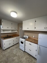 469 Grand Ave, Unit #2 in St. Paul, MN - Building Photo - Building Photo