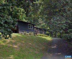 238 Sunset Ave Ext in Charlottesville, VA - Building Photo