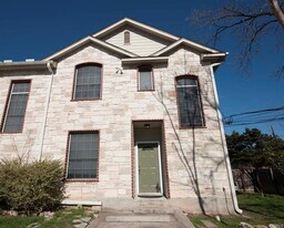 600 Kawnee Dr in Austin, TX - Building Photo