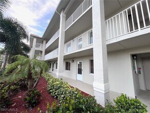 1051 Eastham Way in Naples, FL - Building Photo - Building Photo