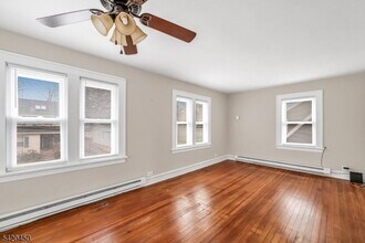 36 Cortlandt Pl in Tenafly, NJ - Building Photo - Building Photo