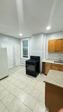 25 E 18th St in Bayonne, NJ - Building Photo - Building Photo