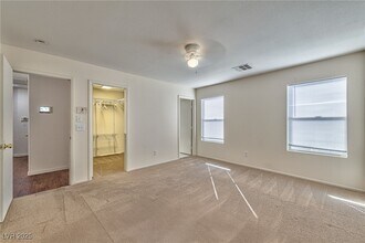 358 Silverado Pines Ave in Las Vegas, NV - Building Photo - Building Photo