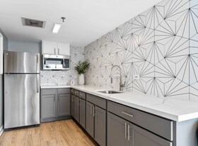 100 Forest Ave in Oak Park, IL - Building Photo