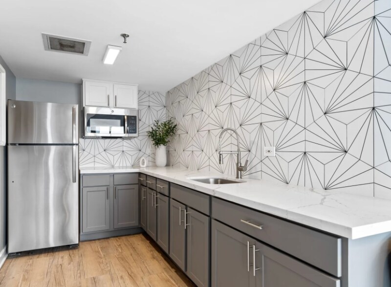 100 Forest Ave in Oak Park, IL - Building Photo