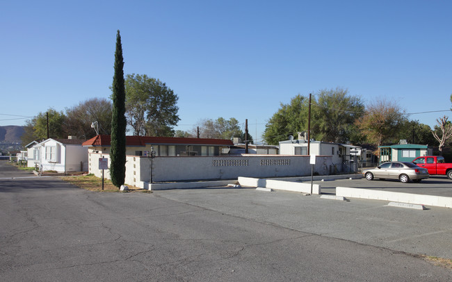 Jurupa Hills Mobile Park in Jurupa Valley, CA - Foto de edificio - Building Photo