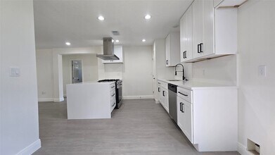 10101 Bamboo Rd in Houston, TX - Building Photo - Building Photo